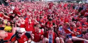 100 mil almas despiden a Noruega con épico viking row en Oslo