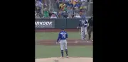 Aficionado mexicano celebra gol de Quiñones en pleno partido de Dodgers y se vuelve viral