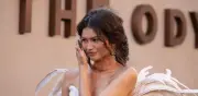Aretes de 3 mil años de Zendaya en La Odisea desatan polémica sobre patrimonio cultural