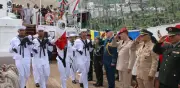 Armada de México condecora Bandera de Guerra del Buque Escuela Cuauhtémoc