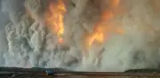 Canadá combate 207 incendios forestales fuera de control; humo llega a EE. UU.