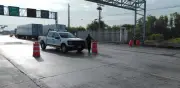 Cierran temporalmente Puente del Comercio Mundial en Nuevo Laredo por crecida del río Bravo y boyas a la deriva
