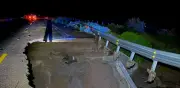 Colapsa puente clave entre Sonora y Chihuahua por lluvias torrenciales