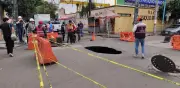 Dos socavones aparecen en misma calle de Azcapotzalco, CDMX