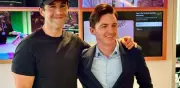 Drake Bell y Josh Peck recrean icónico meme de La casa del árbol