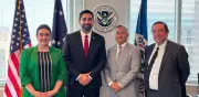 Embajador mexicano se reúne con ICE por muerte de connacionales en operativos