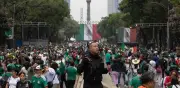Fiesta mundialista en CDMX: afición mexicana e inglesa celebran previo al partido