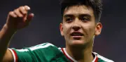Gilberto Mora se gradúa de preparatoria tras brillar en el Mundial 2026