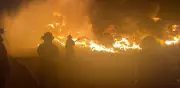Incendio consume hasta 300 mil llantas en centro de acopio de Ciudad Juárez
