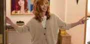 Lisa Kudrow revela el misterioso mensaje 'MAMÁ' que recibió tras la muerte de su madre