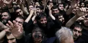 Millones de iraníes despiden a Alí Jamenei en un funeral de Estado en Teherán