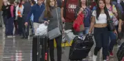 México alerta por brote de diarrea explosiva en EU; recomienda precauciones