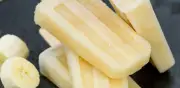 Paletas heladas de yogurt y plátano: receta saludable y baja en azúcar para vacaciones