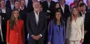 Polémica real: vestimenta de Letizia, Leonor y Sofía asemeja bandera de Francia