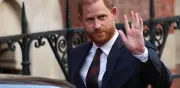 Príncipe Harry llega a Londres en medio de polémica por alojamiento y seguridad