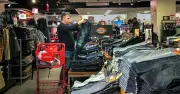 Profeco revela qué jeans se deforman y destiñen tras las lavadas