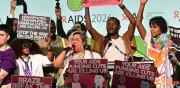 Protestan en conferencia sobre sida por alto costo de fármaco contra VIH