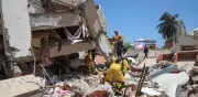 Rescatan a hombre tras ocho días bajo escombros en Venezuela