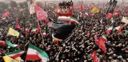 Restos de Alí Jamenei llegan a Irak para procesión antes de entierro en Irán