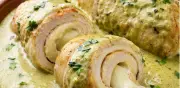 Rollitos de pollo en salsa poblana: receta mexicana fácil y cremosa