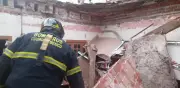 Se desploma losa en vivienda de la colonia Álamos; tres personas rescatadas con crisis nerviosa