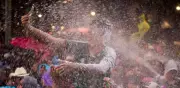 Sedesa alerta sobre riesgos de espuma en fiestas mundialistas en CDMX