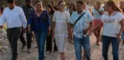 Sheinbaum entrega tarjetas Mujeres Bienestar en Acapulco y cancela La Parota