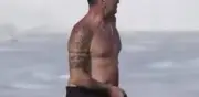 Surfista pierde short por olas gigantes en Puerto Escondido