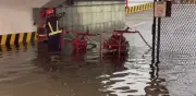 Tormenta inunda el basamento de la Cámara de Diputados en CDMX