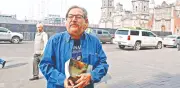 Trabajadores del FCE piden respaldo a Taibo II ante denuncia de homofobia