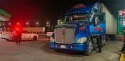 Trailero se resiste a asalto y recibe disparos en México-Pachuca