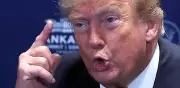 Trump amenaza a Irán con represalias tras ataque a base en Jordania