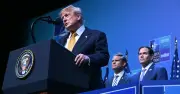 Trump pasa del ataque a la calma en horas en cumbre OTAN en Ankara