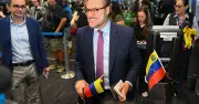 Venezuela cambia de canciller en plena crisis: Félix Plasencia asume