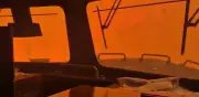 Video aterrador: tren atrapado entre llamas en incendio forestal en Ontario, Canadá
