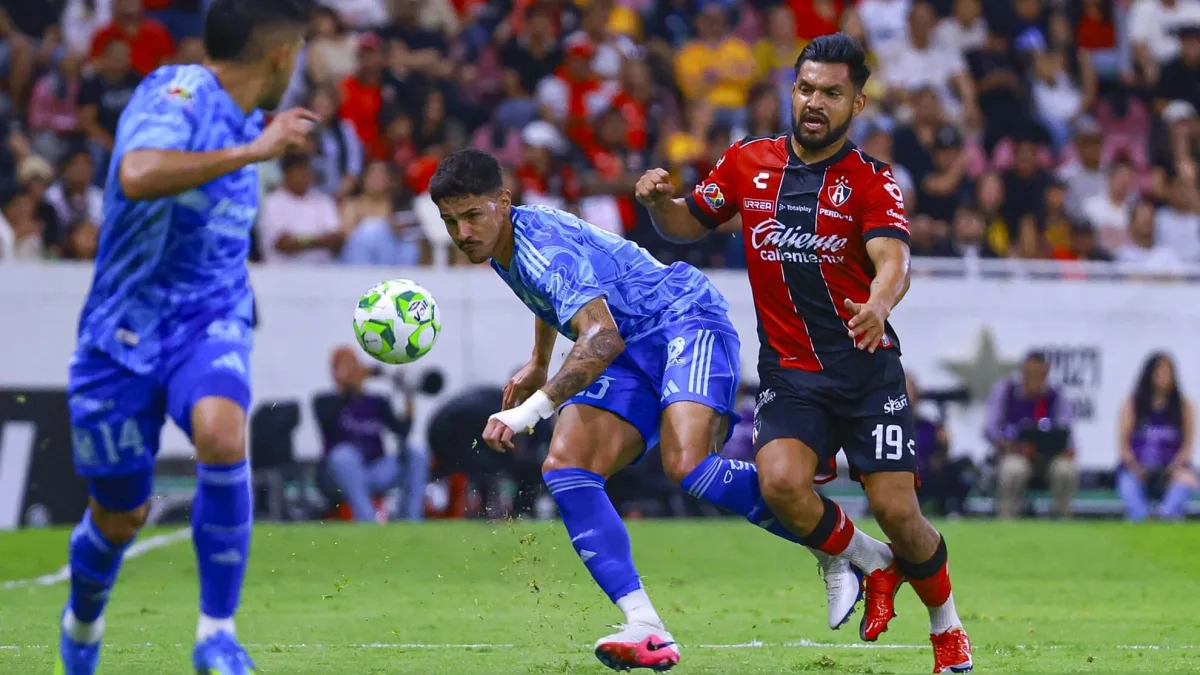Atlas y Tigres empatan 0-0 con polémica arbitral en duelo por la Liguilla