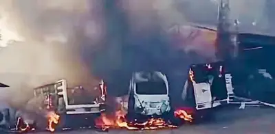 Comando quema granja avícola en Veracruz; raptan al velador