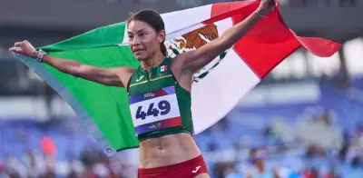 Laura Galván es bicampeona de 10 mil metros en Santo Domingo 2026