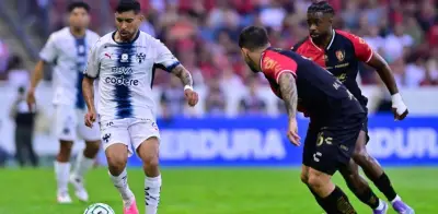 Orbelin Pineda exhibe la herida que le dejó Duk en Atlas vs Monterrey