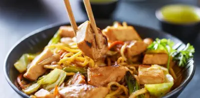 Receta de yakisoba con carne de cerdo al estilo chino