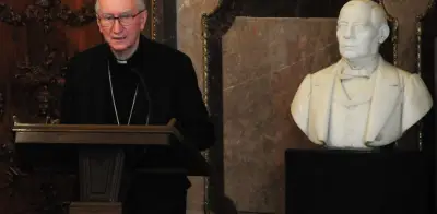 Sheinbaum y Parolin dialogan sobre paz, IA y visita papal