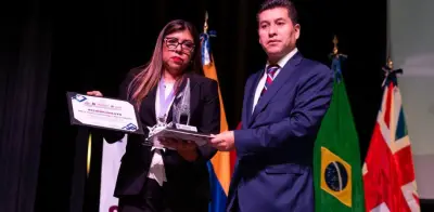 SSPC usa IA para congelar 2 millones de dólares por fraude de inversiones falsas