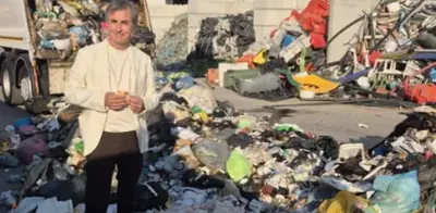Trabajadores de limpia recuperan boleto de lotería ganador de un millón de euros