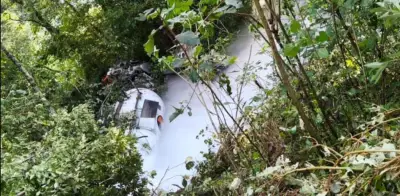Volcamiento de pipa de gas en Huauchinango, Puebla, cierra vía y genera fuga
