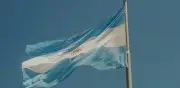 Artistas argentinos como Lali y Tini se oponen a ley de tierras