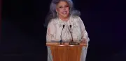 Cristian Castro se gradúa de preparatoria y Verónica Castro es madrina