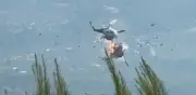 Dos helicópteros chocan en plena extinción de incendios en Grecia