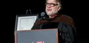 Guillermo del Toro recibe doctorado honoris causa en Bellas Artes de AFI