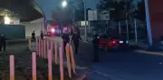 Hallan dos cuerpos emplayados en cajuela de auto abandonado en Monterrey