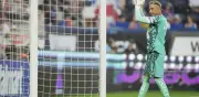 Ironía en Pumas: Keylor Navas anota y Martínez falla en penales